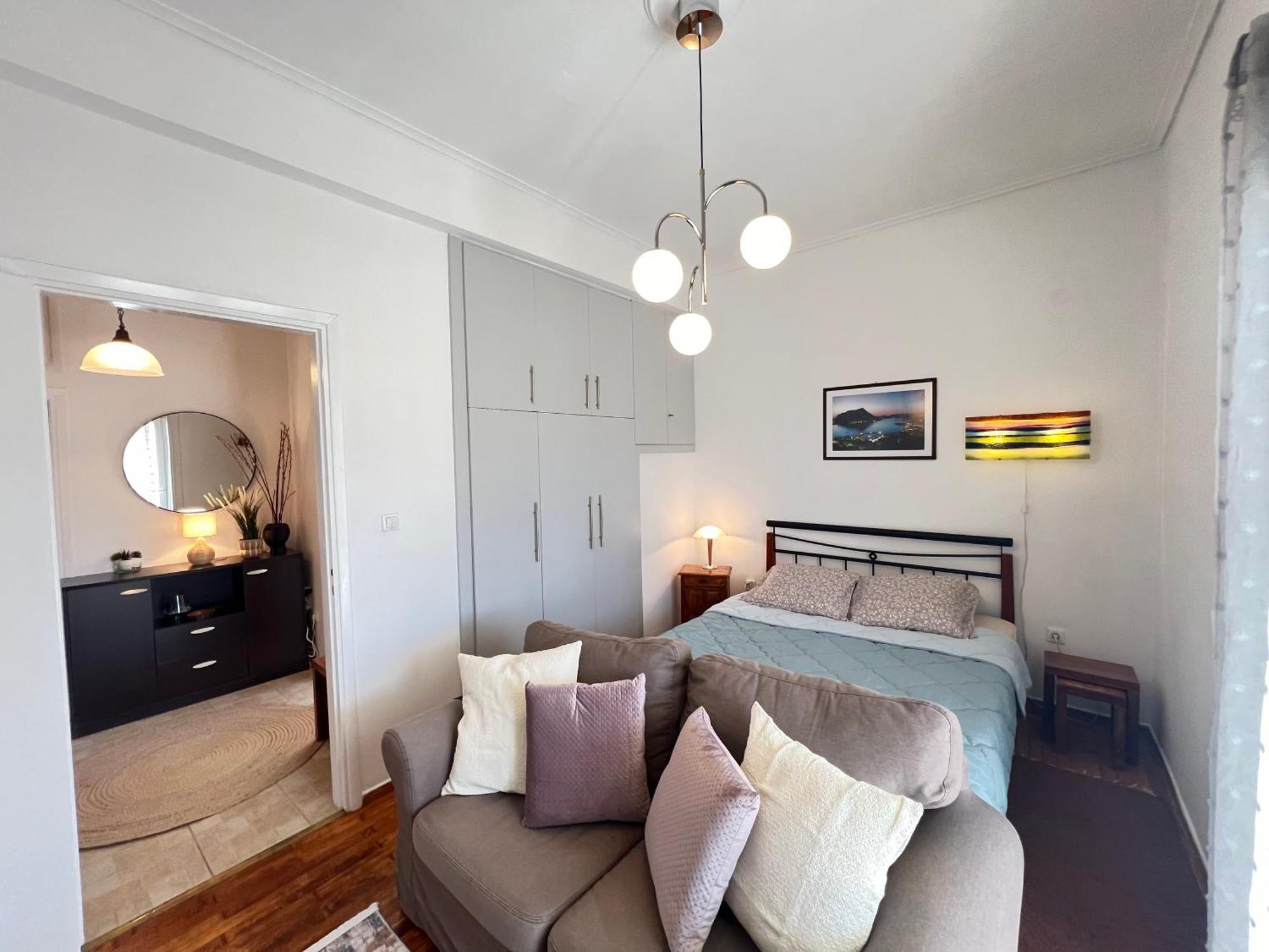Apartment Cozy With Big Veranda Near Centre And Metro Tram